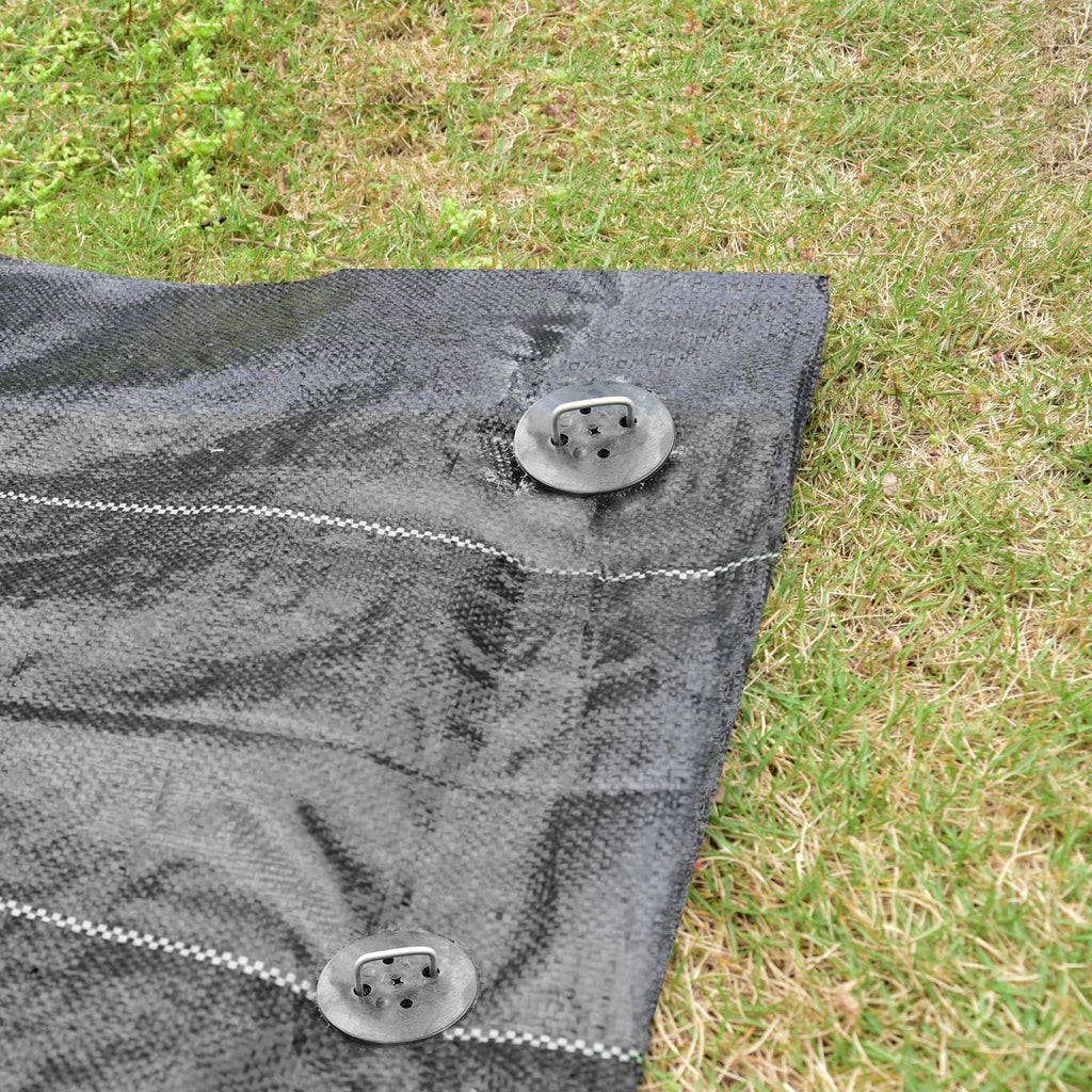 u-shaped-staples-with-gasket-caps-closeup